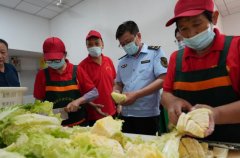 <b>严酷检验米面粮油菜等大食材的进货凭证及质检</b>